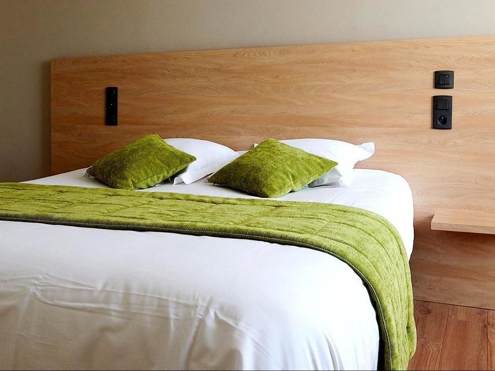 Ernée Logis Hotel Le Grand Cerf מראה חיצוני תמונה